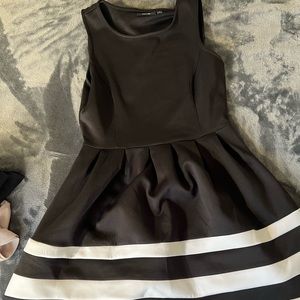Knee length dress with pockets